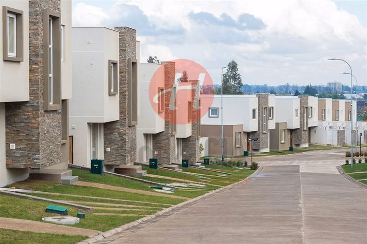 Casa TownHouse ubicada en exclusivo Barrio Frances