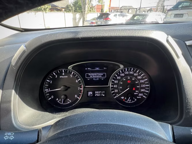 NISSAN PATHFINDER V6 4X4 AT 2015