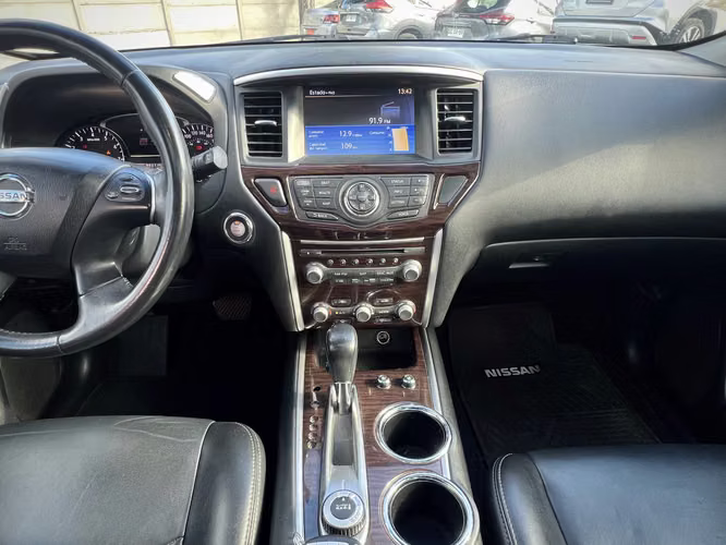 NISSAN PATHFINDER V6 4X4 AT 2015