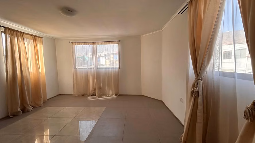 CORREDORA ARRIENDO CASA IDEAL PARA EMPRESAS SECTOR NORTE DE ANTOFAGASTA $4.000.000 - Imagen 8