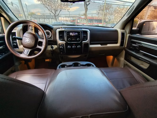 DODGE RAM 1500 SLT 4X4 3.6CC BICILOR, REALMENTE EXTRAORDINARIA