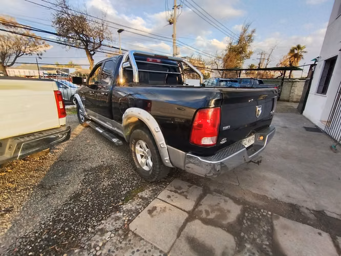 DODGE RAM 1500 SLT 4X4 3.6CC BICILOR, REALMENTE EXTRAORDINARIA