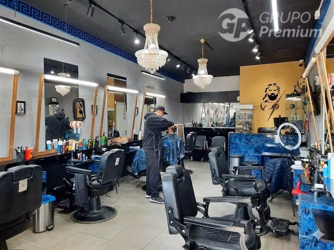 OPORTUNIDAD DERECHO LLAVES BARBERÍA PELUQUERÍA STRIP CENTER