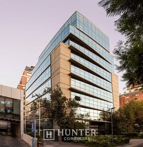 Oficina 100 M2, 4 Privados pasos Metro E.Militar Las Condes