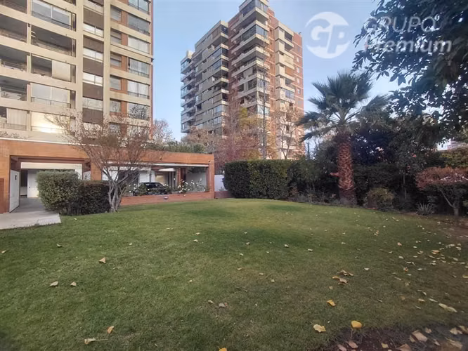 Amplio Depto. 3D 2B Av. Las Condes Vista despejada y Est.