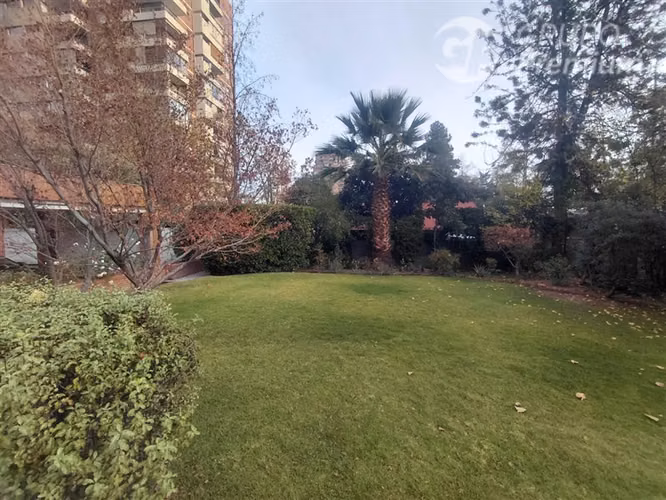Amplio Depto. 3D 2B Av. Las Condes Vista despejada y Est.