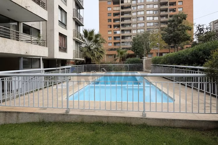 Dpto 2d 2b con estacionamiento en ñuñoa
