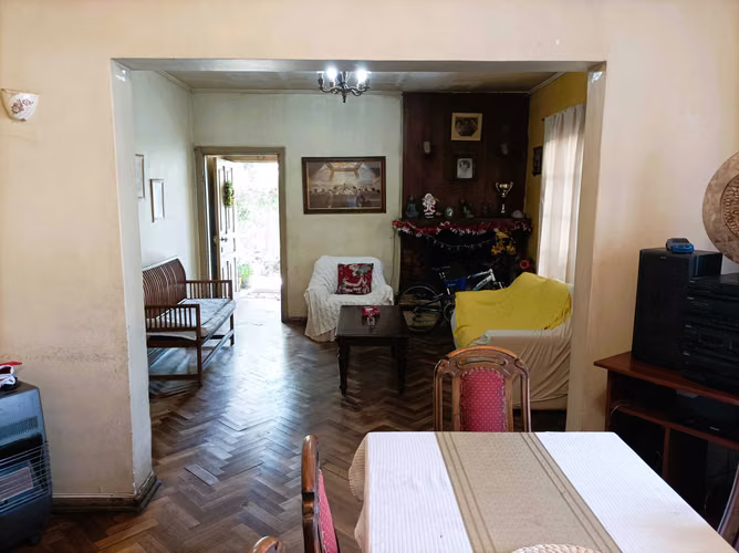 Casa con Galpón de 620 m2. Terreno de 1000 m2 (173071)