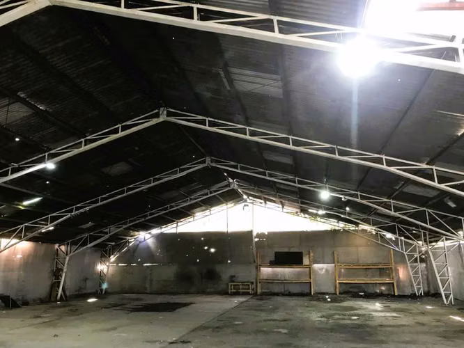 Casa con Galpón 620 m2 en terreno de 1000 m2 (173066) - Imagen 25