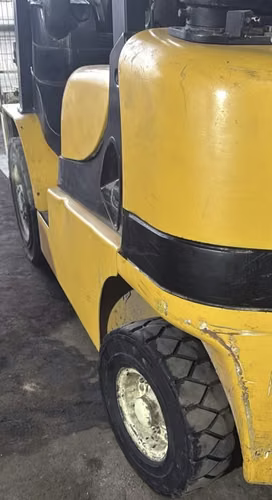 GRÚA YALE 25RK — 2.5 TON — AÑO 2015 — IMPECABLE — FACTURABLE