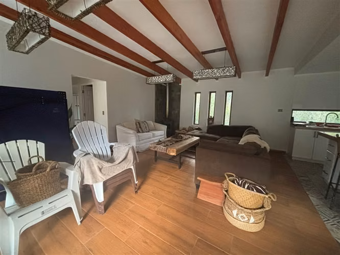 CASA EN PARCELA AMOBLADA CON PISCINA