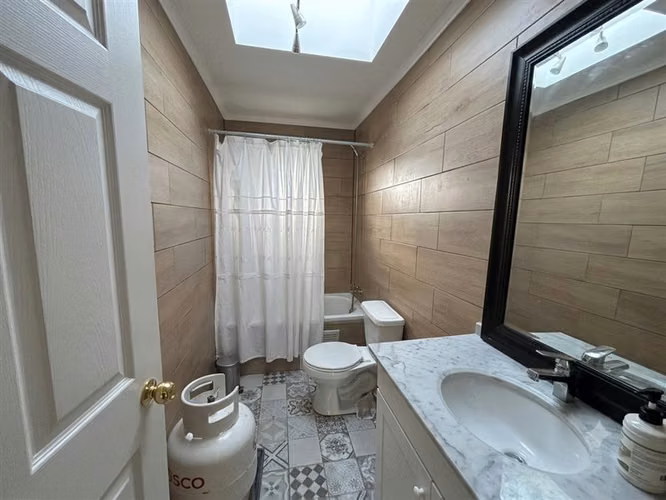 CASA EN PARCELA AMOBLADA CON PISCINA