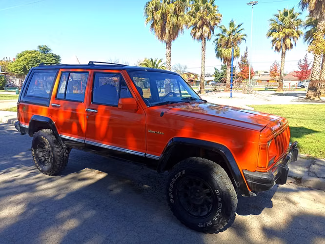 Jeep Cherokee XJ Laredo 4.0 Automático 1989