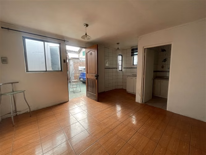 Casa de Destino Mixto con Galpón y 3 Viviendas Inversión - Imagen 9
