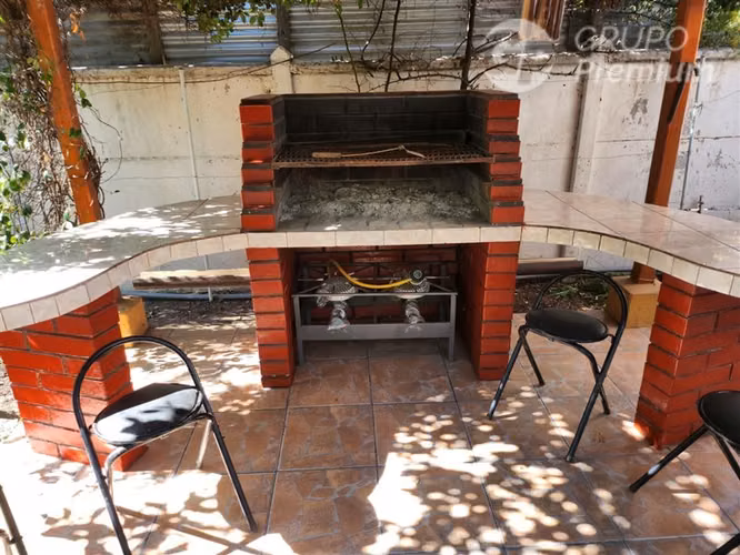 CASA EN VENTA 5D+3B+4EST., DEPTO. INTERIOR INDEP., EL BOSQUE