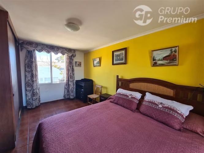 CASA EN VENTA 5D+3B+4EST., DEPTO. INTERIOR INDEP., EL BOSQUE