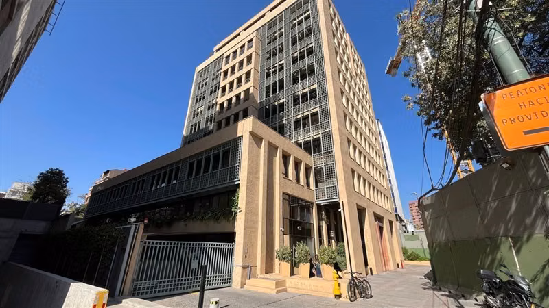 Oficina en arriendo en Providencia a pasos de metro - Imagen 2