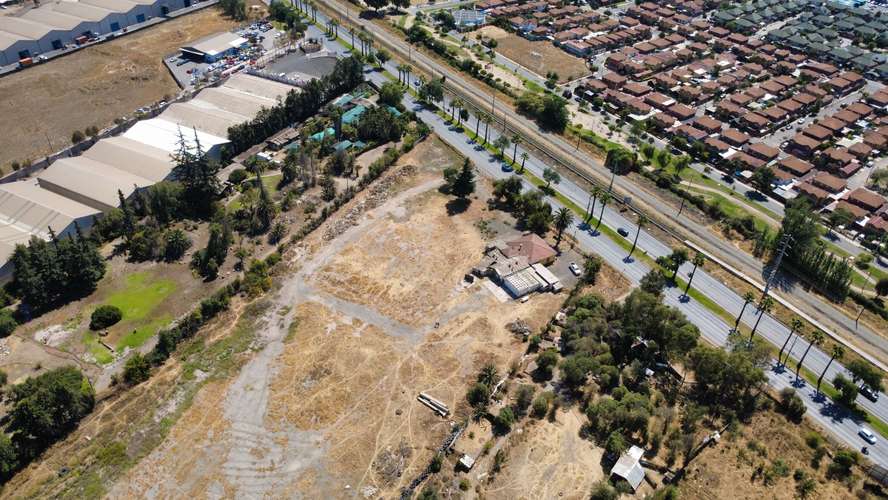 TERRENO INDUSTRIAN DE 2,7 HECTAREAS EN CAMINO A MELIPILLA