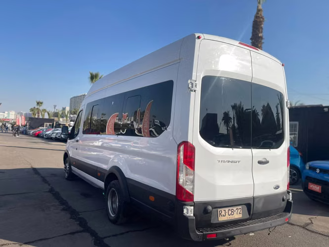 FORD TRANSIT BUS 2022 18 PASAJEROS