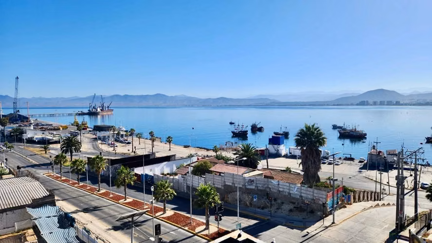 TÚ NUEVO HOGAR TE ESPERA, DEPARTAMENTO AMOBLADO EN COQUIMBO CERCA DEL MALL, 1 Dormitorio y Seguridad 24/7.