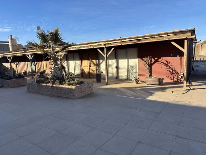 Arriendo Industrial  terreno 5000 m2 - Oficinas y Galpón