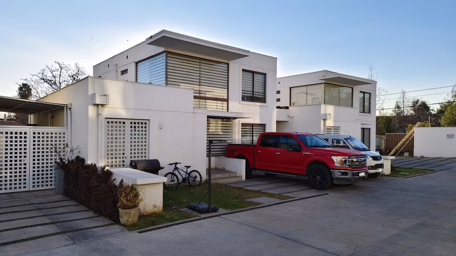 Casa 5 Dormitorios Condominio Peñalolén