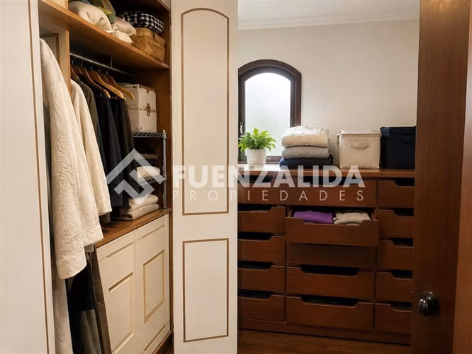Casa en venta de 6 dorm. en Peñalolén
