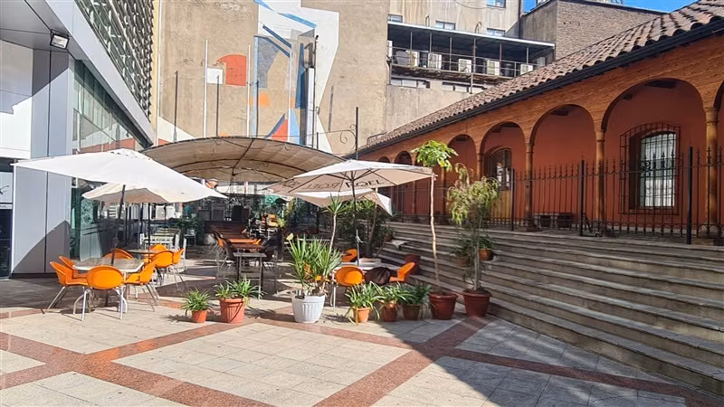 Oficina Arriendo Santiago Plaza de Armas 93m2 2P 2SR 2B K