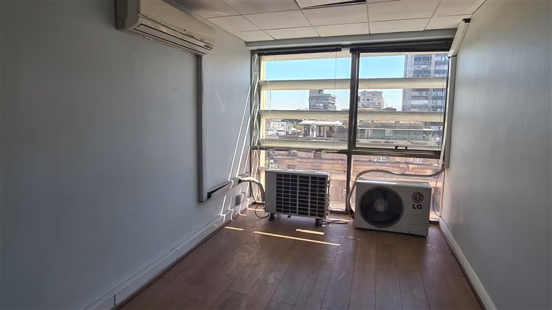 Oficina Arriendo Santiago Plaza de Armas 93m2 2P 2SR 2B K