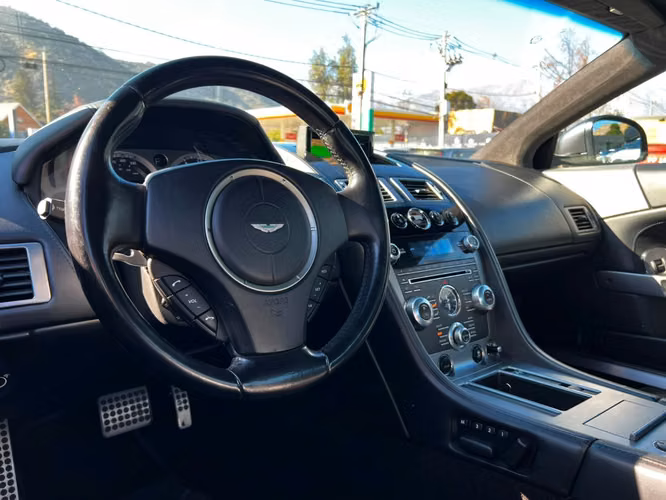 ASTON MARTIN DB9 COUPE 6.0 V12  2012