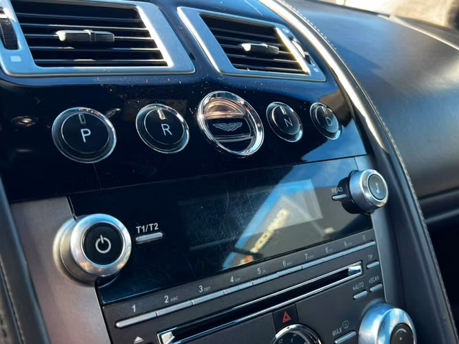 ASTON MARTIN DB9 COUPE 6.0 V12  2012