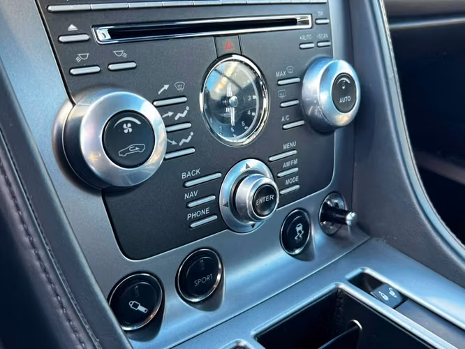 ASTON MARTIN DB9 COUPE 6.0 V12  2012