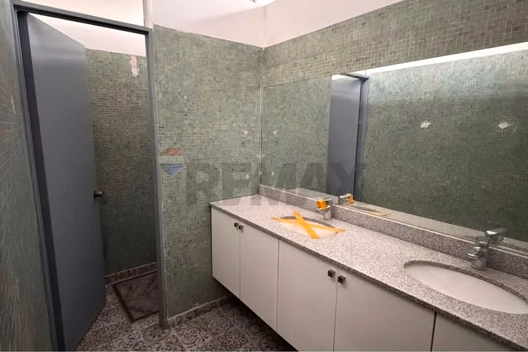 Arrienda pub en providencia: ubicación estratégica