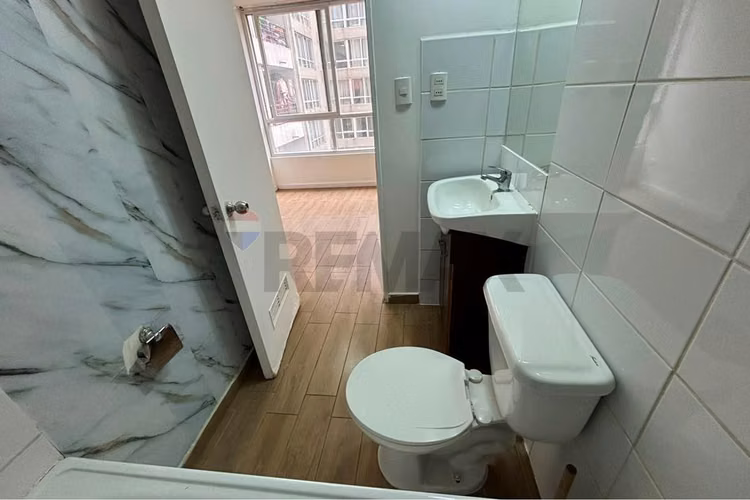 Venta/excelente plusvalía: 1d,1b metro ecuador