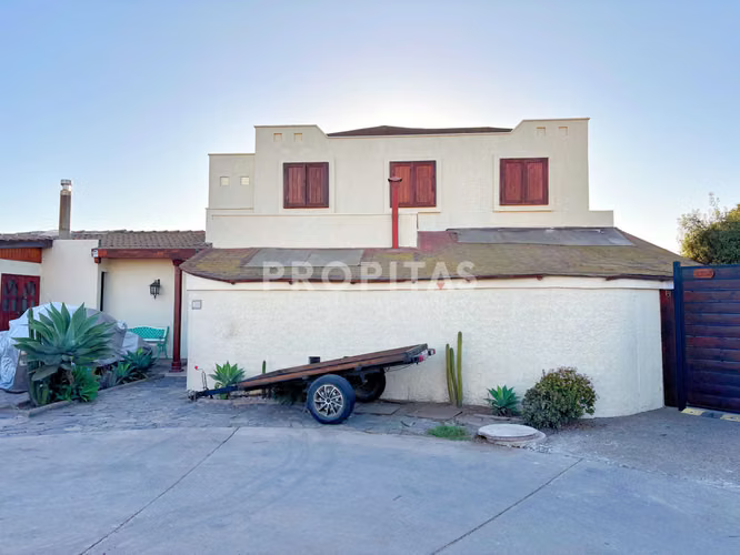 Casa con Excelente Ubicación en Exclusivo Sec (173271)