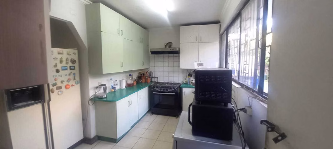 Amplia casa, ideal para remodelar, Las Condes (173202)