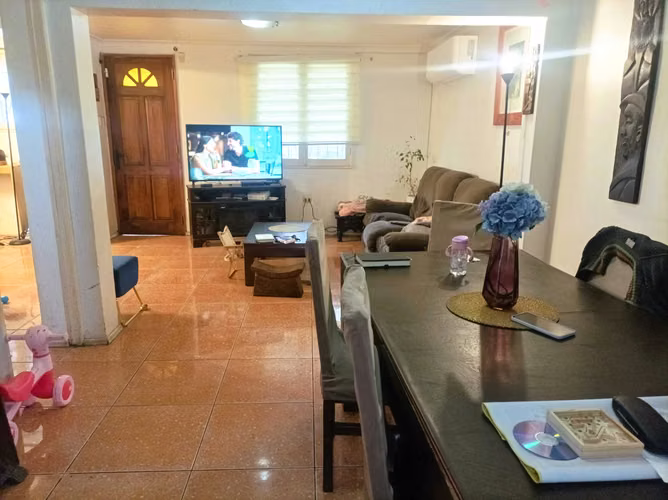 Amplia Casa en Diagonal Santa Elena. Lira (173194)
