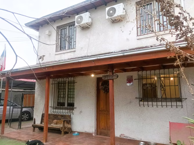 Amplia Casa en Diagonal Santa Elena. Lira (173194)