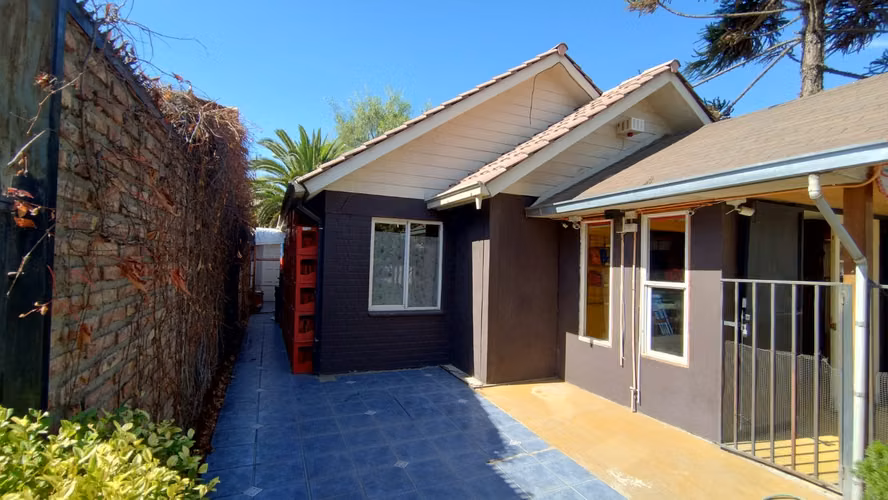 EXCELENTE OPORTUNIDAD DE CASA PROPIA CON LOCAL COMERCIAL