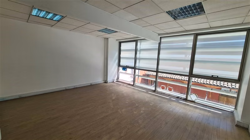 Oficina Arriendo Santiago 41m2 P. de Armas 1P 1B K Impecable - Imagen 35