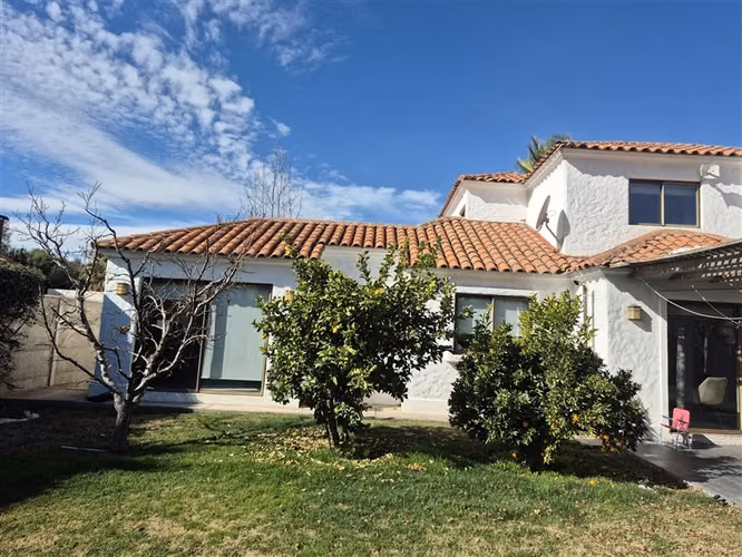 Casa en arriendo de 4 dormitori. con piscina , en Rinconada
