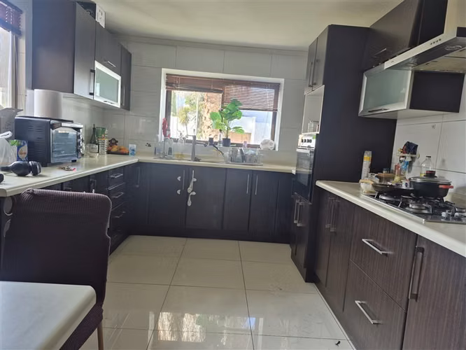 Casa en arriendo de 4 dormitori. con piscina , en Rinconada