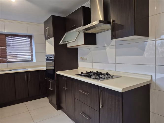 Casa en arriendo de 4 dormitori. con piscina , en Rinconada
