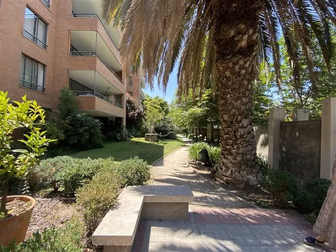 Departamento en venta de 4 dorm. en Lo Barnechea