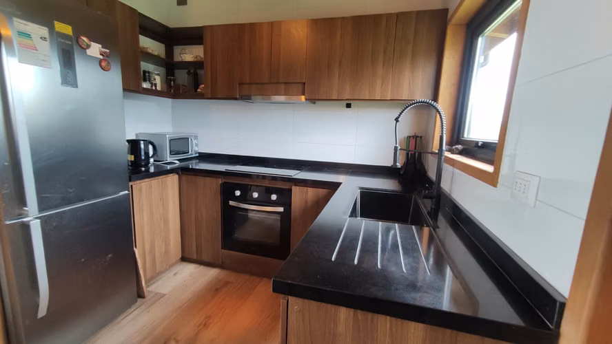 VENTA HERMOSA  CASA EN LAS LOMAS DE VILLARRICA  4D 2 B