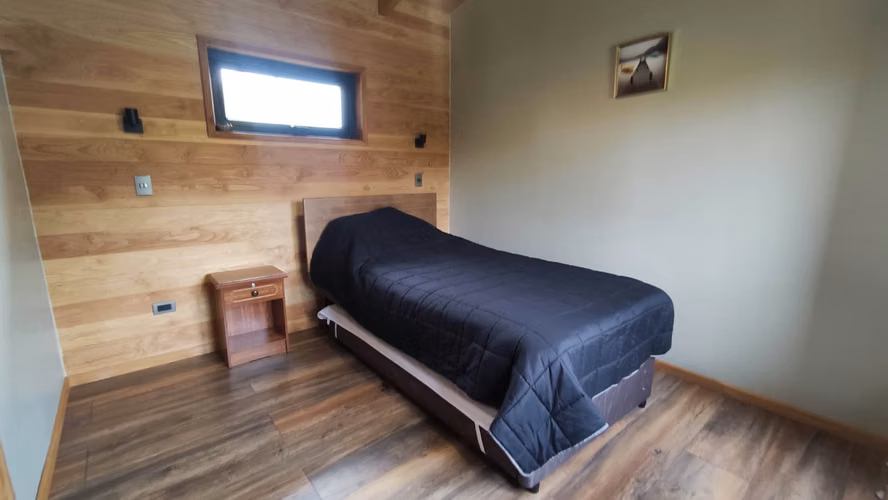 VENTA HERMOSA  CASA EN LAS LOMAS DE VILLARRICA  4D 2 B
