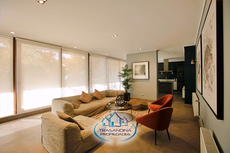 Vende Gran Departamento con jardín privado en Las Condes