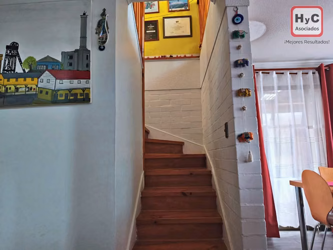 Amplia Casa de 4 Dormitorios 2 Baños con Patio Techado y Piscina