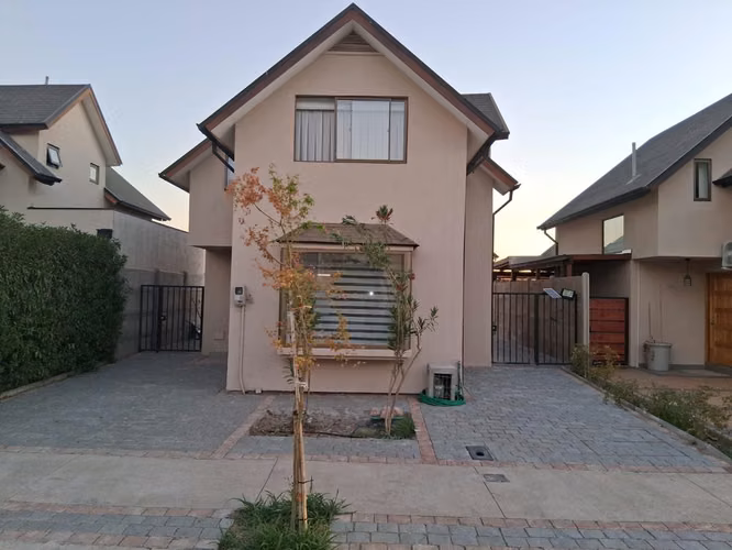 Hermosa casa en Las Tranqueras de Chicureo