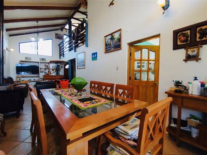 Casa en venta de 4D 2B en La Florida, 1000 mts
